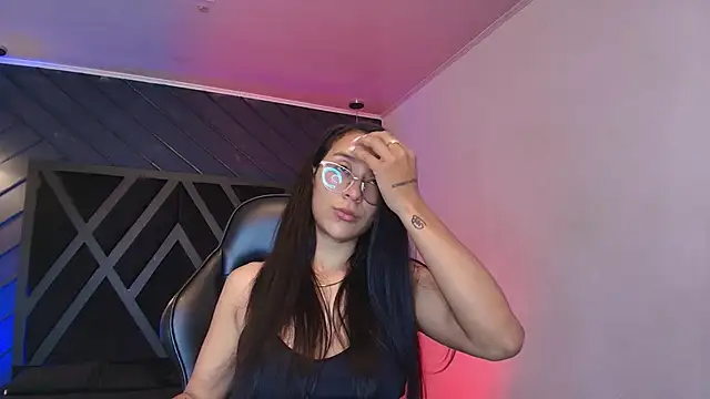 zoe martins  online show from March 11, 5:18 pm