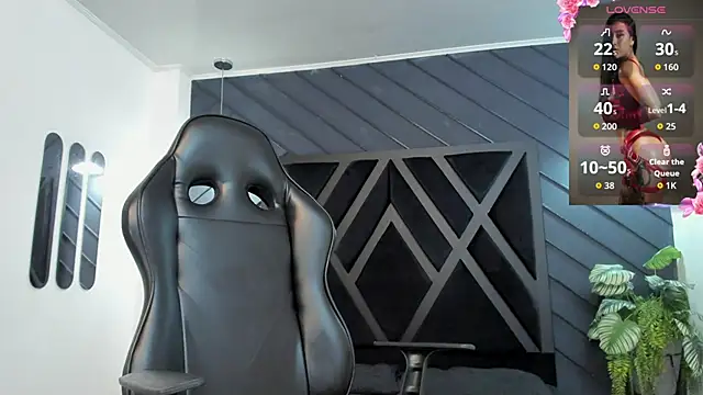 zoe martins  online show from November 29, 5:35 pm