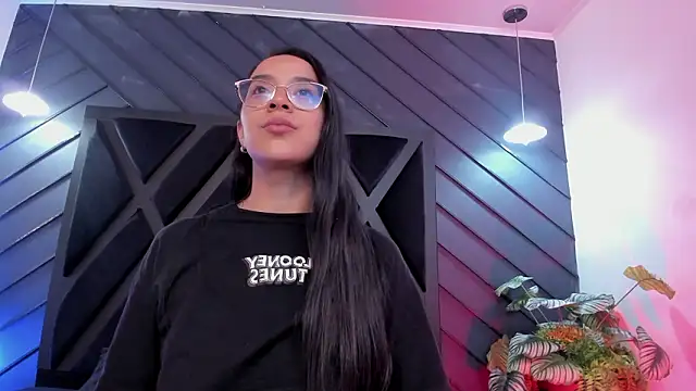 zoe martins  online show from February 17, 5:21 pm