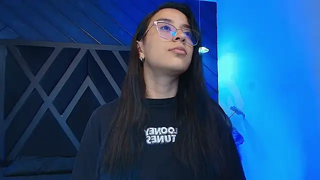 zoe martins  online show from February 28, 5:23 pm