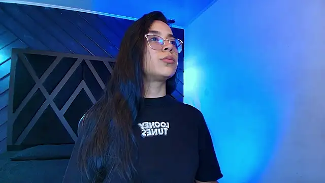 zoe martins  online show from March 10, 5:17 pm