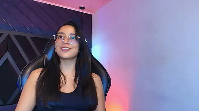 zoe martins  online show from April 18, 5:26 pm