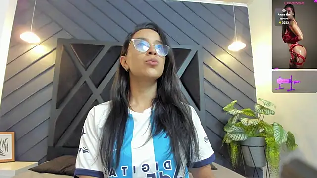 zoe martins  online show from October 19, 5:37 pm