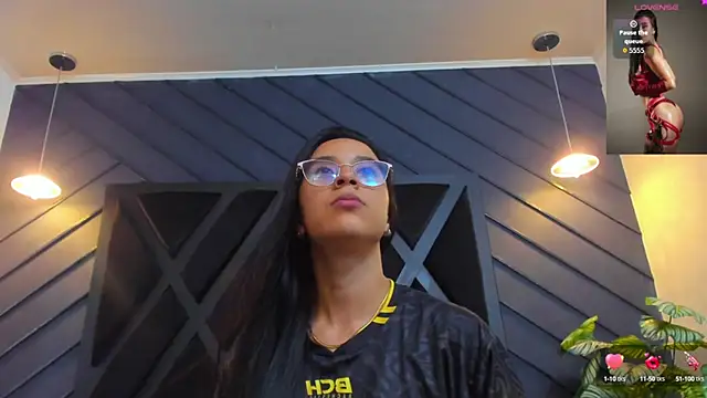 zoe martins  online show from October 16, 5:21 pm