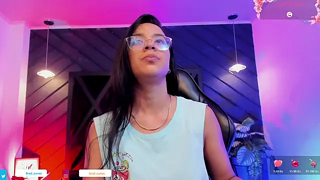 zoe martins  online show from February 4, 5:30 pm