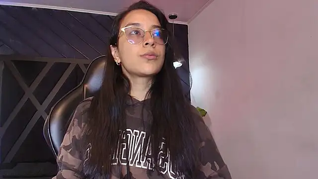 zoe martins  online show from March 25, 5:23 pm