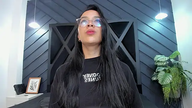 zoe martins  online show from November 21, 5:23 pm