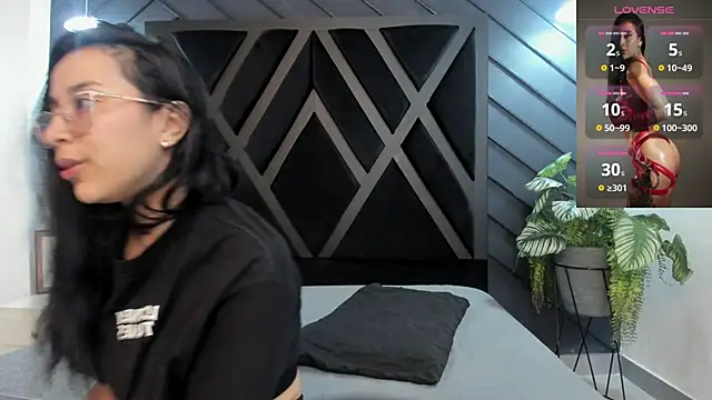 zoe martins  online show from November 13, 5:28 pm