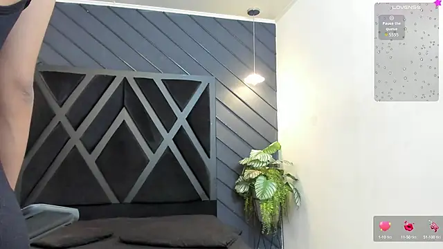 zoe martins  online show from September 14, 2:28 pm