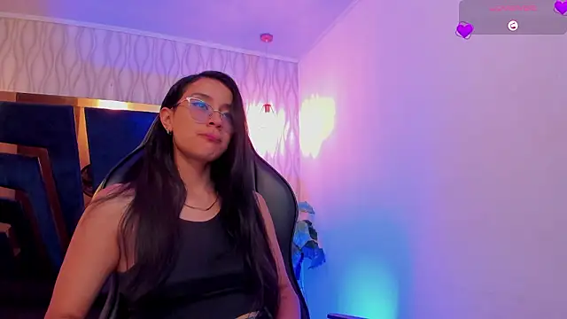 zoe martins  online show from February 14, 5:35 pm