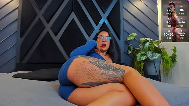 zoe martins  online show from October 2, 5:27 pm