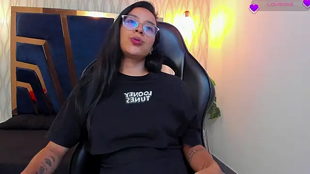 zoe martins  online show from February 12, 5:23 pm