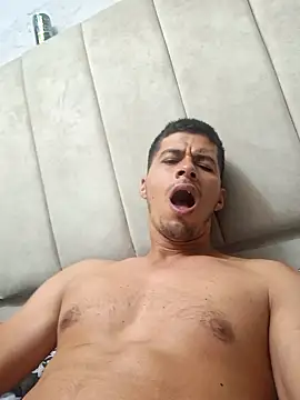 Snapshot of piterrr_hot chatting on October 23, 11:53 am piterrr hot online show from October 23, 11:53 am