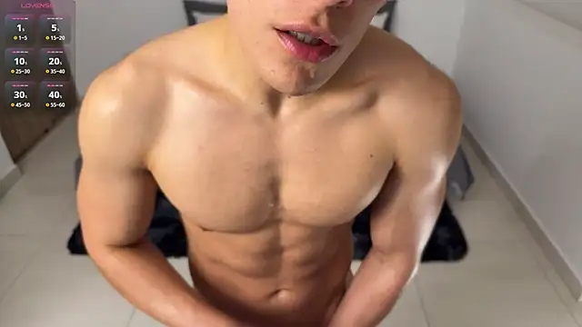 Maxx Lancaster online show from April 19, 3:02 pm