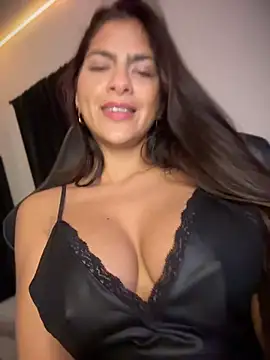 chicachocolate01 online show from June 7, 5:23 am