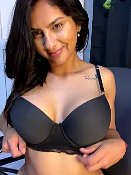 Snapshot of chicachocolate01 chatting on November 15, 5:55 am chicachocolate01 online show from November 15, 5:55 am