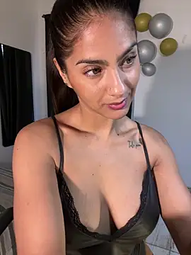 chicachocolate01 online show from April 2, 9:32 pm