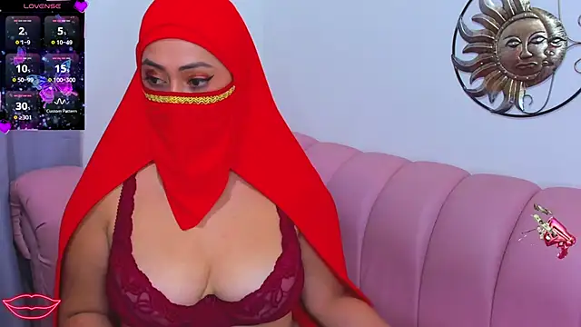 Aisha Malek online show from October 17, 7:37 pm