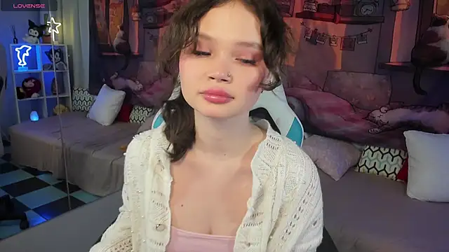 EmilyChaves online show from November 8, 5:38 pm