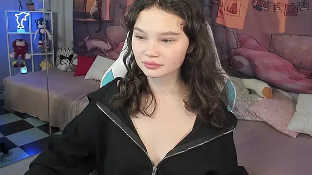 EmilyChaves online show from November 25, 6:08 pm