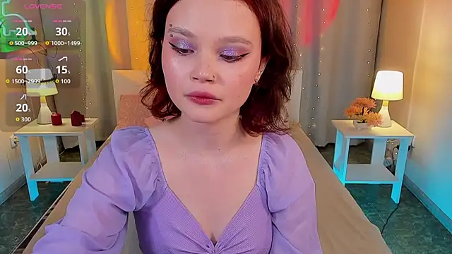 Snapshot of EmilyChaves chatting on June 26, 8:42 am EmilyChaves online show from June 26, 8:42 am