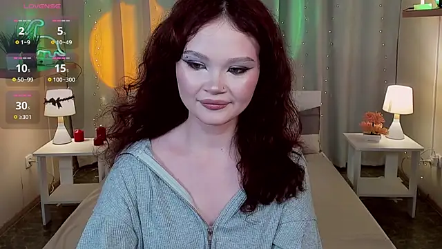 EmilyChaves online show from May 27, 11:39 am
