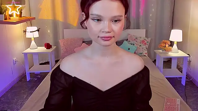 Snapshot of EmilyChaves chatting on July 15, 10:55 am EmilyChaves online show from July 15, 10:55 am