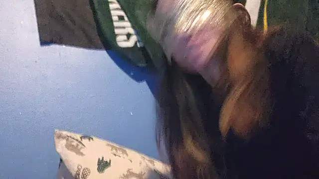 Snapshot of 2hotchicksandjack chatting on December 16, 8:51 am 2hotchicksandjack online show from December 16, 8:51 am