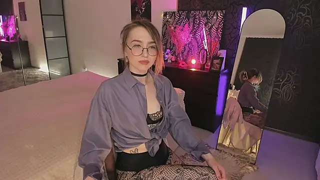Annie Leone online show from May 3, 7:39 pm