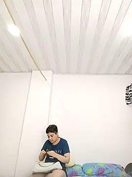 queemking online show from April 4, 1:12 am