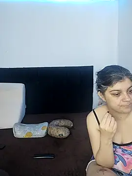 queemking online show from February 1, 8:29 pm