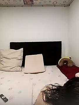 queemking online show from January 6, 12:03 am