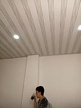 queemking online show from April 15, 1:11 am