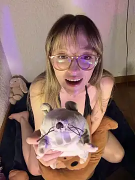 Snapshot of ReenKitty chatting on June 12, 4:21 am ReenKitty online show from June 12, 4:21 am