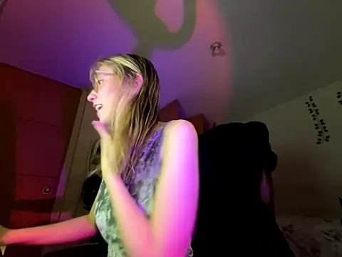 ReenKitty online show from November 12, 3:32 am