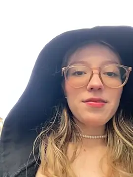 ReenKitty online show from October 25, 9:59 pm