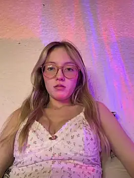 ReenKitty online show from March 27, 5:38 am