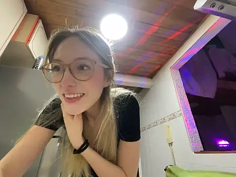 ReenKitty online show from April 19, 3:18 am