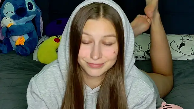 MissEmilyMiller online show from December 1, 6:09 pm