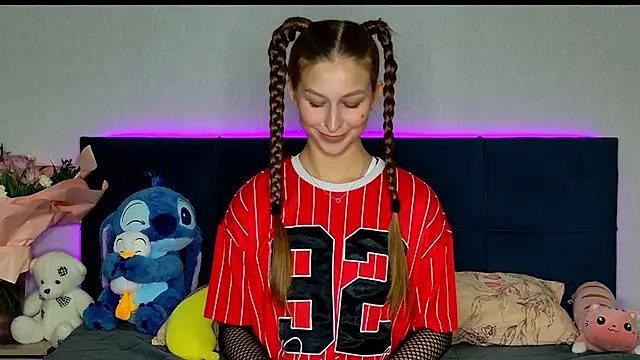 MissEmilyMiller online show from October 21, 5:12 pm