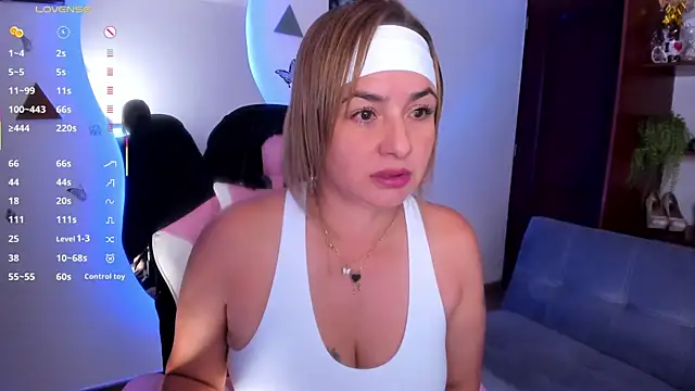 luciamature  online show from March 11, 8:14 pm