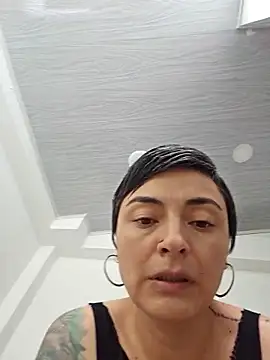 Snapshot of Daniela_Leonn chatting on October 2, 7:06 pm Daniela Leonn online show from October 2, 7:06 pm