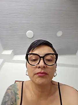 Snapshot of Daniela_Leonn chatting on October 16, 8:39 pm Daniela Leonn online show from October 16, 8:39 pm