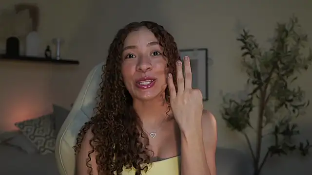 Snapshot of isabella-garcia- chatting on July 25, 9:10 pm isabella-garcia- online show from July 25, 9:10 pm