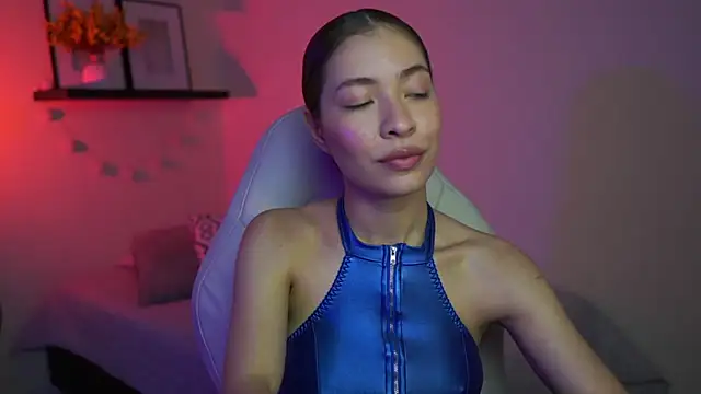 isabella-garcia- online show from February 8, 3:15 am