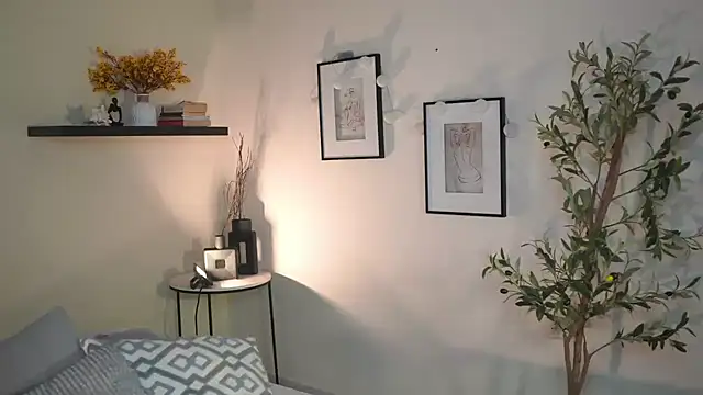 Snapshot of isabella-garcia- chatting on June 18, 2:43 am isabella-garcia- online show from June 18, 2:43 am