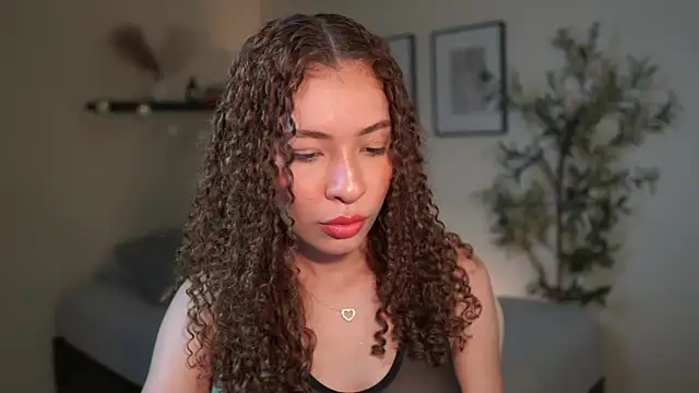 isabella-garcia- online show from March 24, 9:04 pm