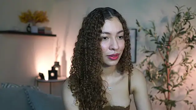 Snapshot of isabella-garcia- chatting on July 2, 12:44 am isabella-garcia- online show from July 2, 12:44 am