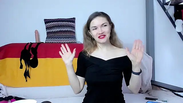 Snapshot of Katherine_Twilight chatting on December 5, 3:23 pm Katherine Twilight online show from December 5, 3:23 pm