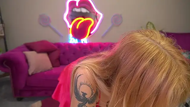 BellaLaPetit online show from March 13, 3:17 pm